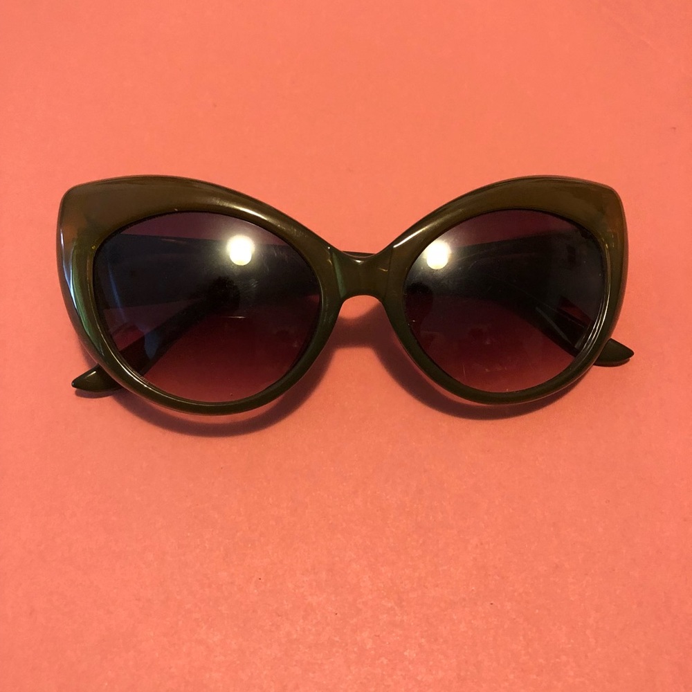 CatEye Sunglasses - Olive